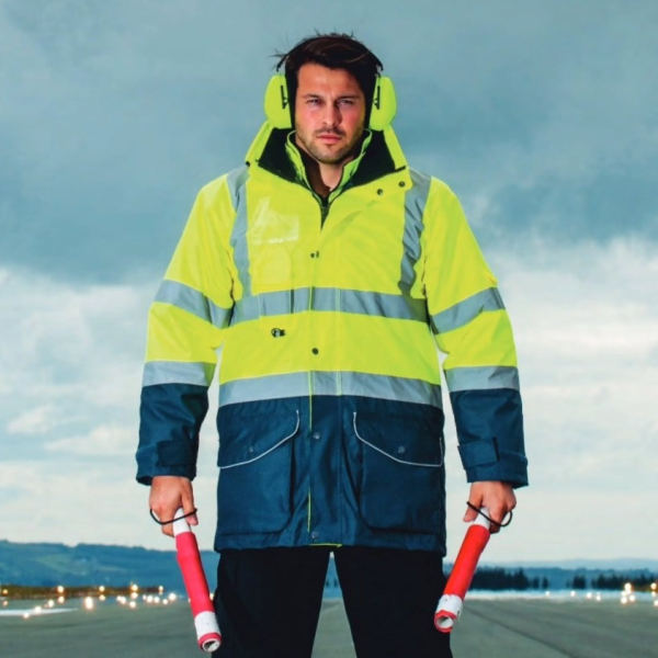 Comparativa 2025: las mejores marcas de ropa de protección laboral térmica