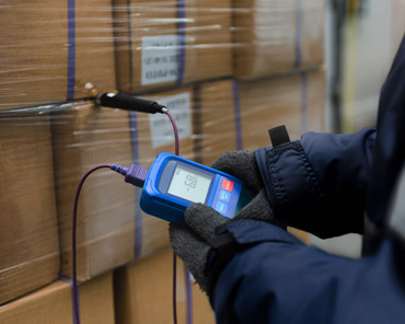 Ropa de protección laboral personalizada: cómo adaptar el equipamiento a cada industria